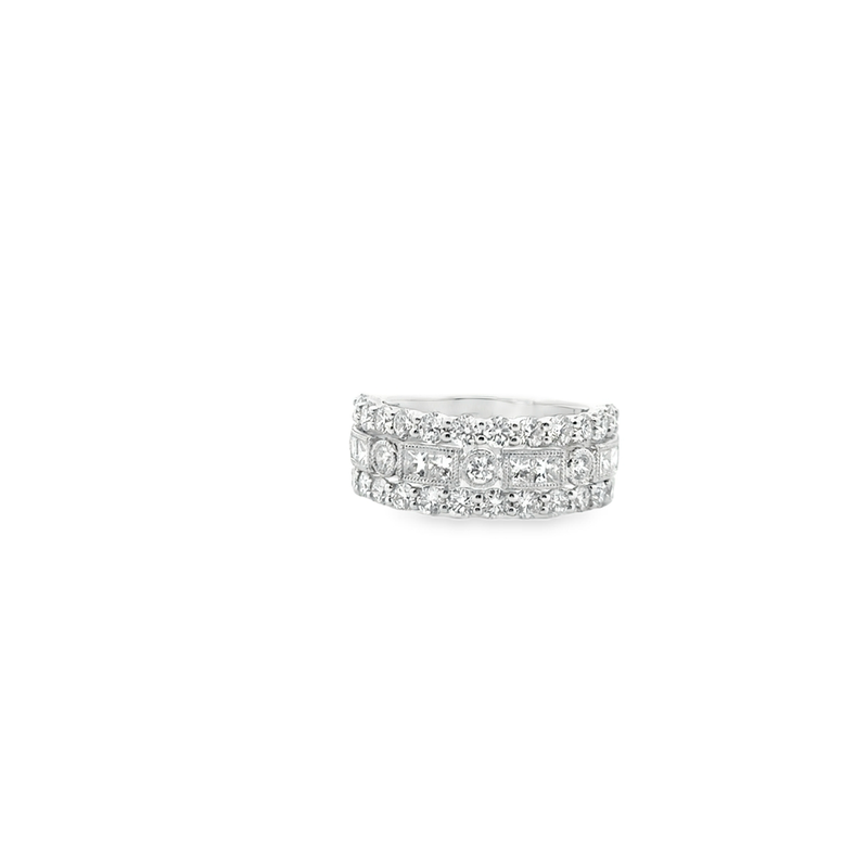 18K WHITE GOLD WIDE BAND WITH 33 ROUND DIAMONDS TO