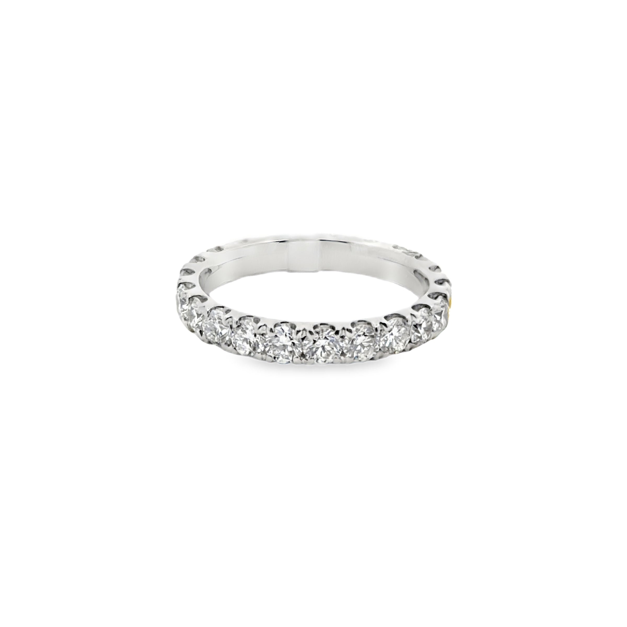 18K WHITE GOLD LADIES DIAMOND ETERNITY BAND FEATUR
