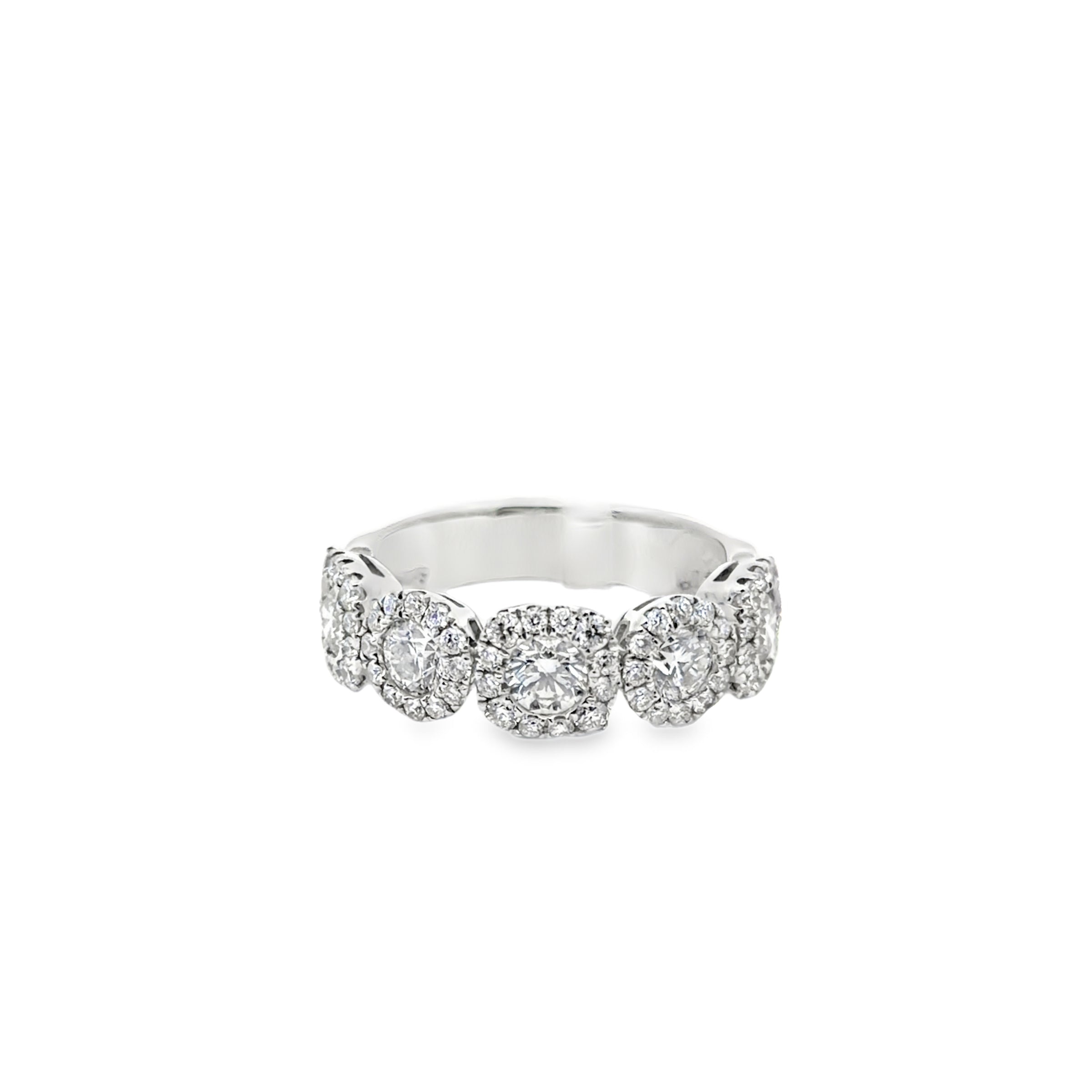18K WHITE GOLD DIAMOND RING FEATURING 65-RBC DIAS